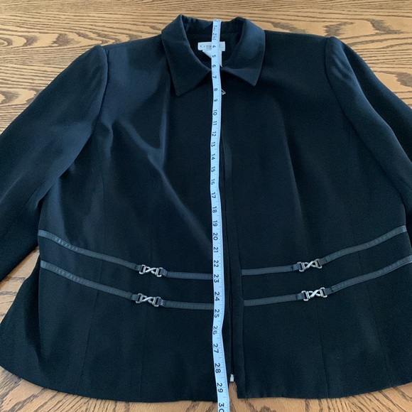 Modest ConradC Woman dressy long sleeve black jacket - Picture 8 of 10